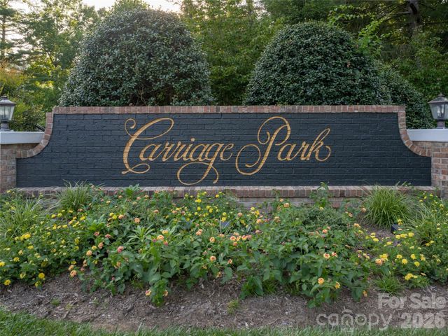 99999 Millbrae Loop N, Hendersonville, NC 28791