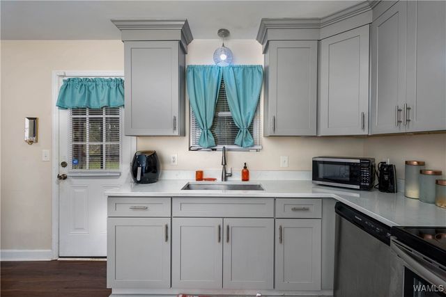 2803 Deerfield, Northport, AL 35473