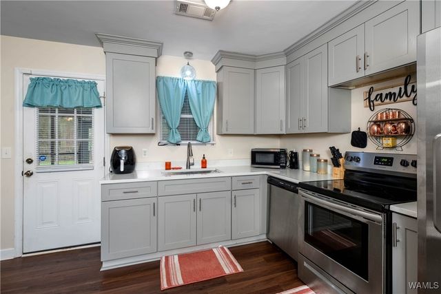 2803 Deerfield, Northport, AL 35473