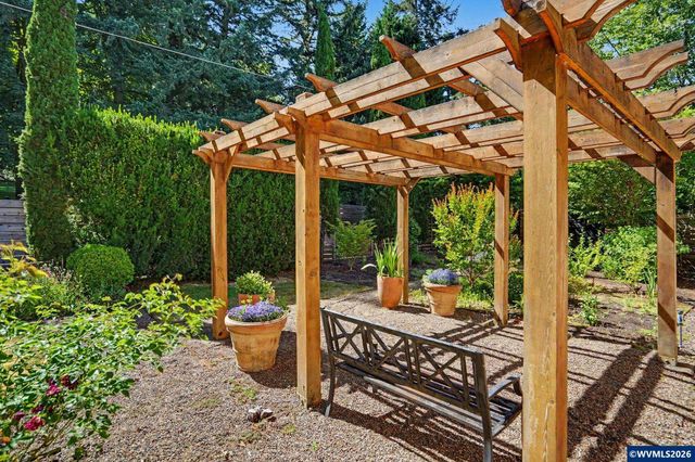 810 NW Lyman Dr, Corvallis, OR 97330