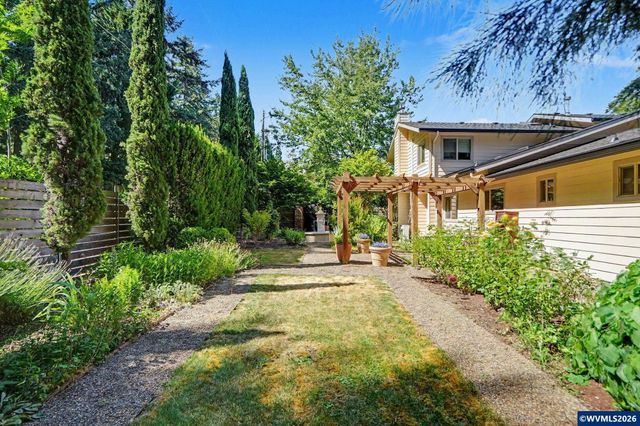 810 NW Lyman Dr, Corvallis, OR 97330