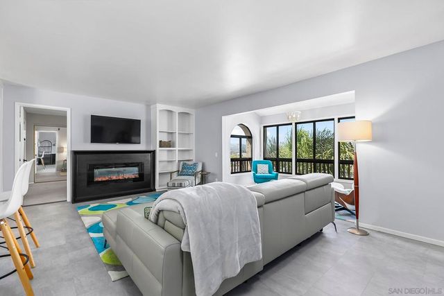 2510 Clairemont Dr 303, San Diego, CA 92117