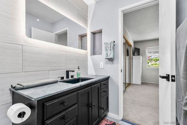 2510 Clairemont Dr 303, San Diego, CA 92117