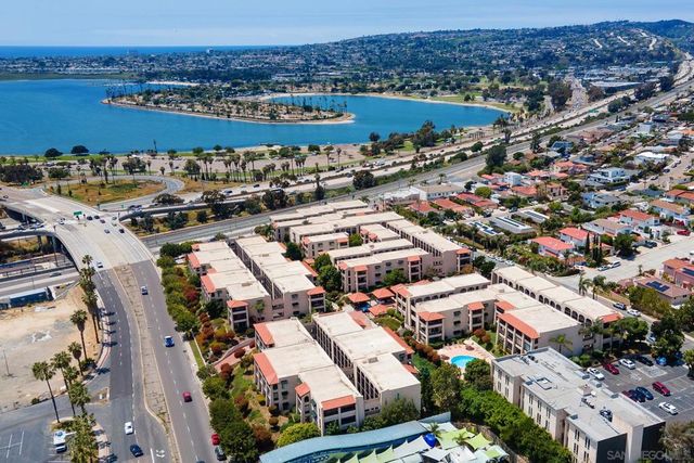 2510 Clairemont Dr 303, San Diego, CA 92117