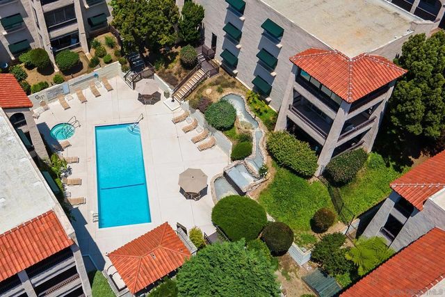 2510 Clairemont Dr 303, San Diego, CA 92117