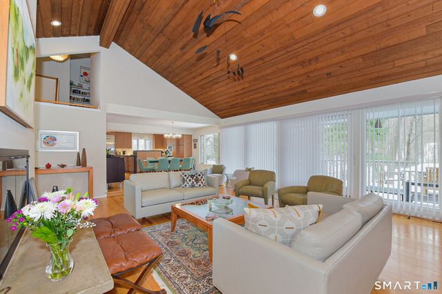 119 Maple Vale Drive, Woodbridge, CT 06525