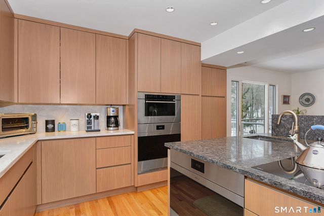 119 Maple Vale Drive, Woodbridge, CT 06525