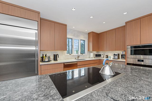 119 Maple Vale Drive, Woodbridge, CT 06525