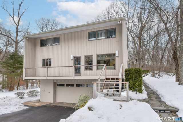 119 Maple Vale Drive, Woodbridge, CT 06525