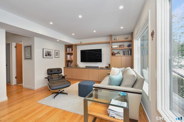 119 Maple Vale Drive, Woodbridge, CT 06525