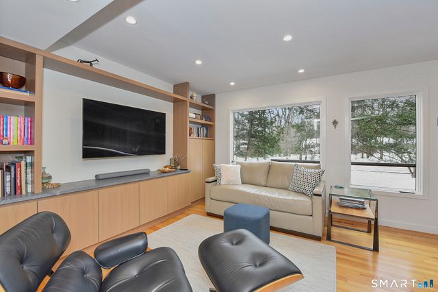 119 Maple Vale Drive, Woodbridge, CT 06525