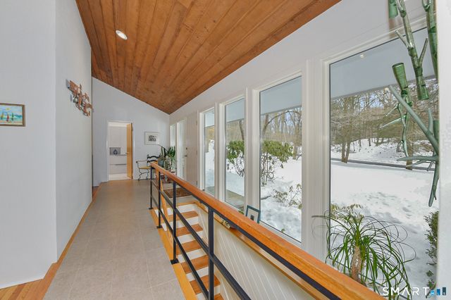 119 Maple Vale Drive, Woodbridge, CT 06525