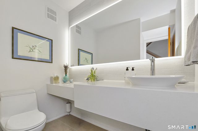 119 Maple Vale Drive, Woodbridge, CT 06525