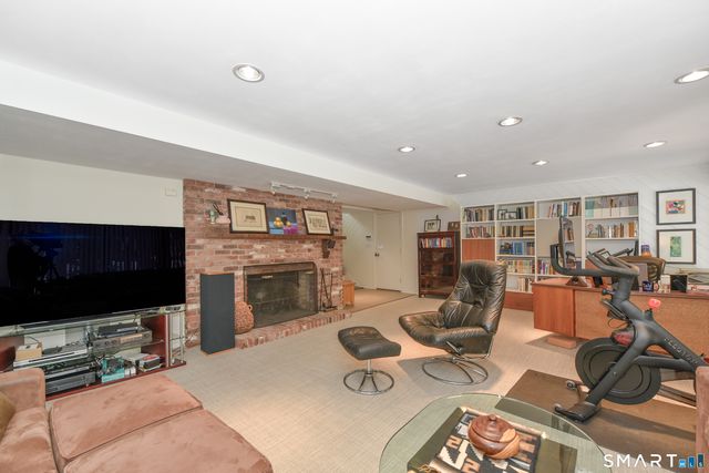 119 Maple Vale Drive, Woodbridge, CT 06525