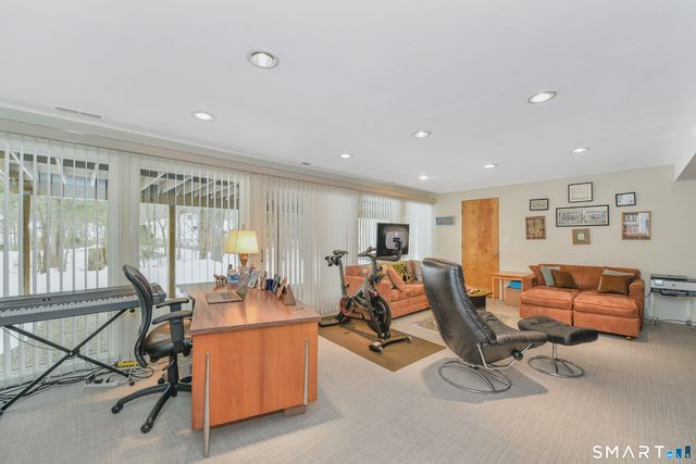 119 Maple Vale Drive, Woodbridge, CT 06525