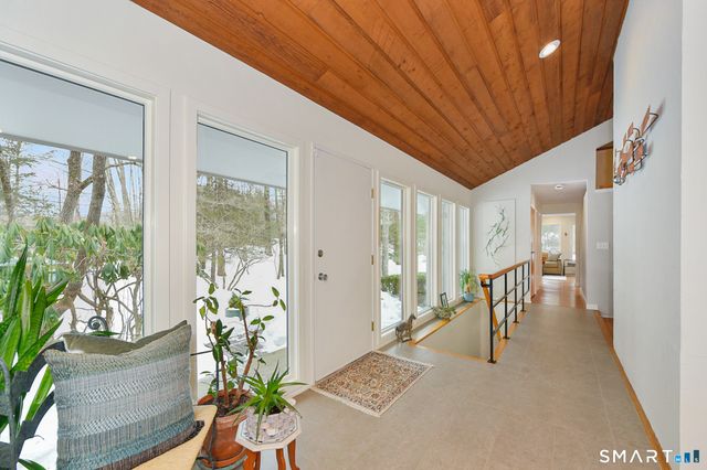 119 Maple Vale Drive, Woodbridge, CT 06525