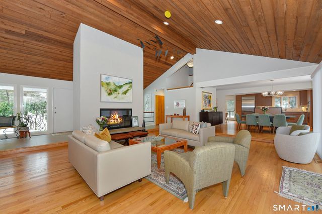 119 Maple Vale Drive, Woodbridge, CT 06525