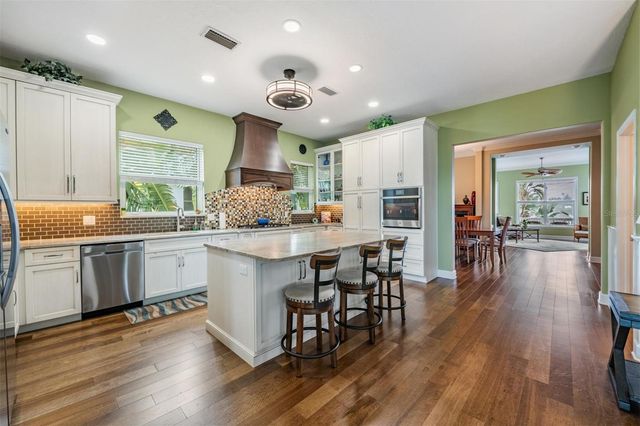 116 CARLYLE CIRCLE, Palm Harbor, FL 34683