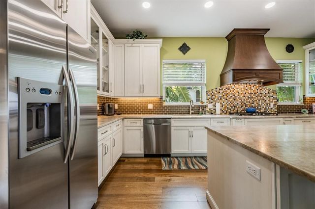 116 CARLYLE CIRCLE, Palm Harbor, FL 34683