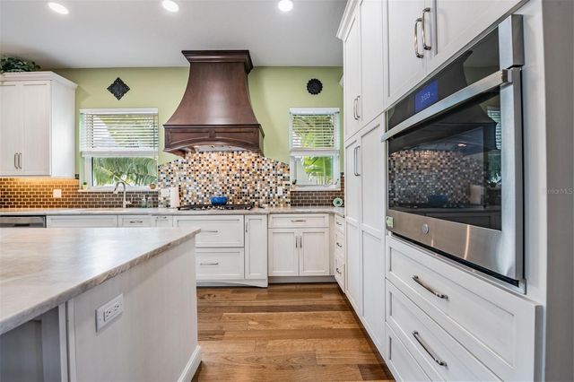 116 CARLYLE CIRCLE, Palm Harbor, FL 34683