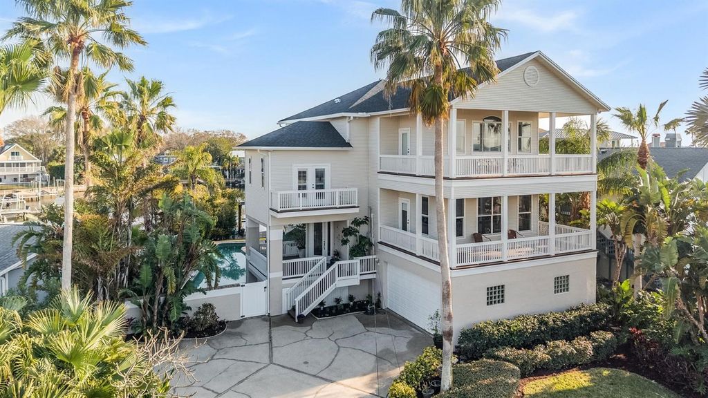 116 CARLYLE CIRCLE, Palm Harbor, FL 34683