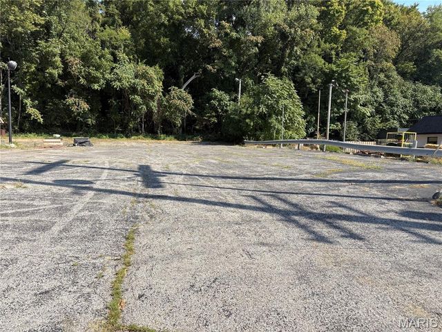 118 N Bluff Road, Collinsville, IL 62234