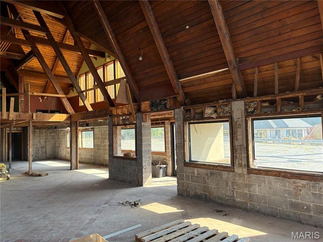 118 N Bluff Road, Collinsville, IL 62234