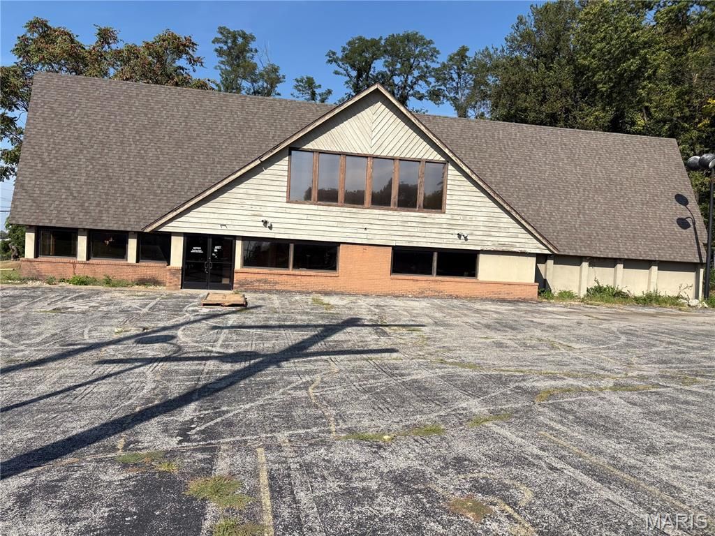 118 N Bluff Road, Collinsville, IL 62234