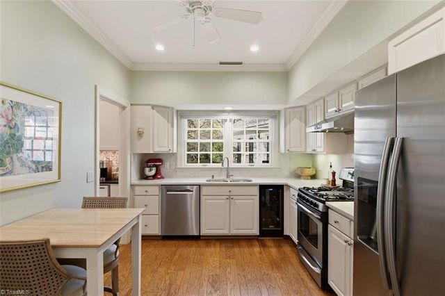 1277 Kent Place Lane, Winston-salem, NC 27104