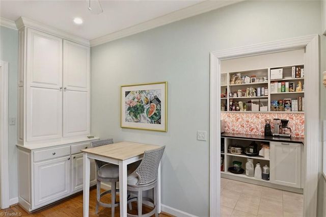 1277 Kent Place Lane, Winston-salem, NC 27104