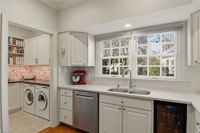 1277 Kent Place Lane, Winston-salem, NC 27104