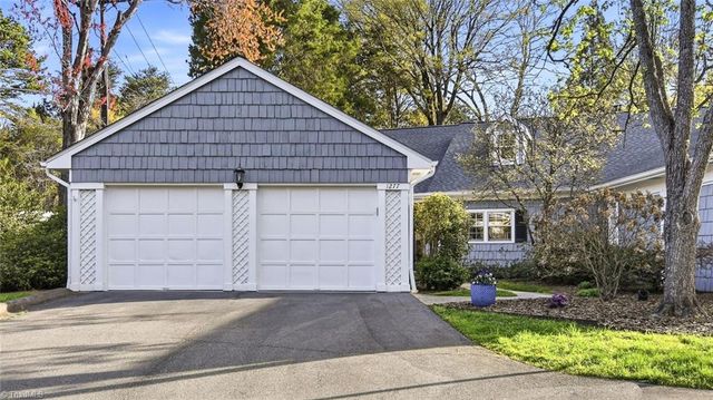 1277 Kent Place Lane, Winston-salem, NC 27104