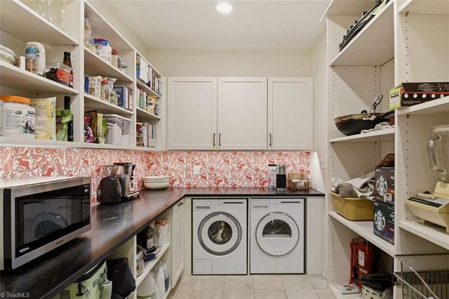 1277 Kent Place Lane, Winston-salem, NC 27104