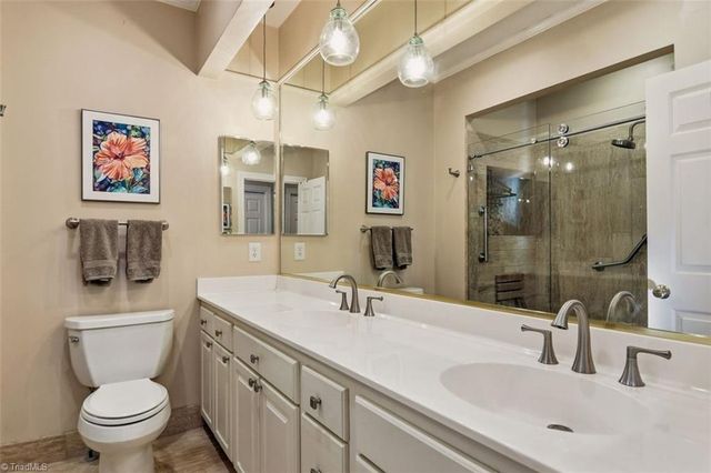 1277 Kent Place Lane, Winston-salem, NC 27104