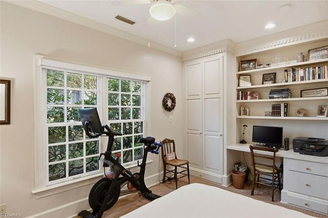 1277 Kent Place Lane, Winston-salem, NC 27104