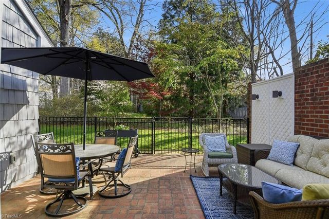 1277 Kent Place Lane, Winston-salem, NC 27104