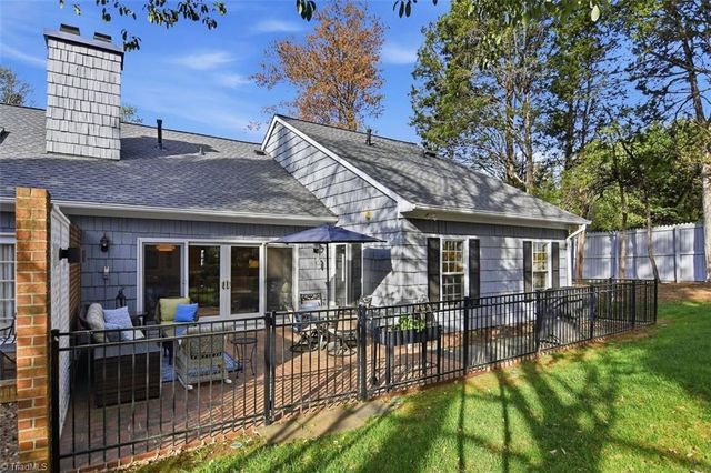 1277 Kent Place Lane, Winston-salem, NC 27104