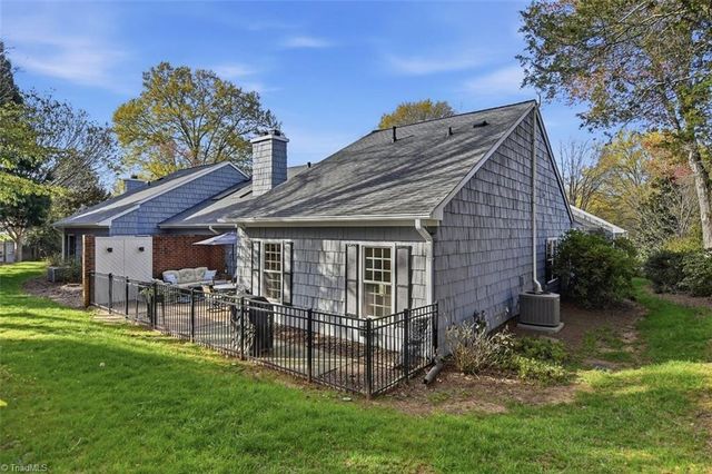 1277 Kent Place Lane, Winston-salem, NC 27104