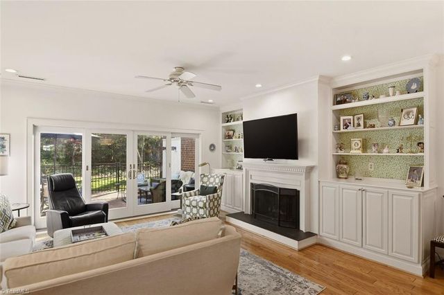 1277 Kent Place Lane, Winston-salem, NC 27104