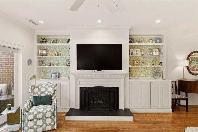 1277 Kent Place Lane, Winston-salem, NC 27104