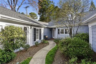 1277 Kent Place Lane, Winston-salem, NC 27104