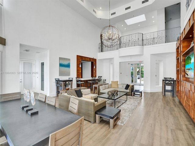 3245 NE 184th St 13305, Aventura, FL 33160