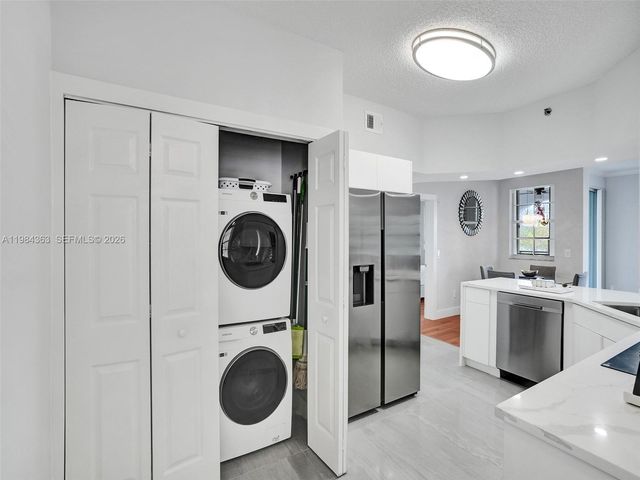 3245 NE 184th St 13305, Aventura, FL 33160