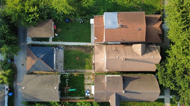 8322 S Burnham Avenue, Chicago, IL 60617