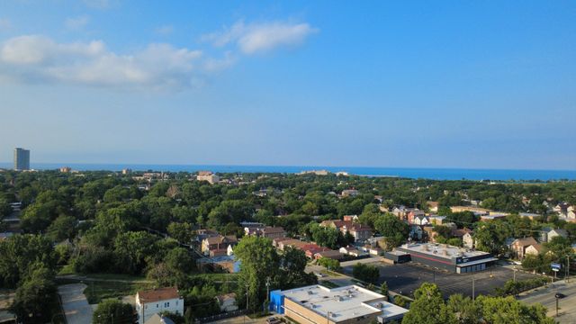 8322 S Burnham Avenue, Chicago, IL 60617