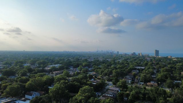 8322 S Burnham Avenue, Chicago, IL 60617