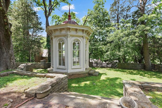 105 Burlington Ct, Nashville, TN 37215