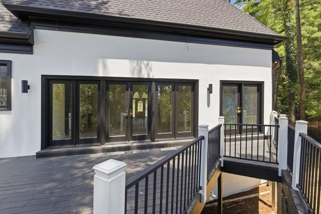 105 Burlington Ct, Nashville, TN 37215