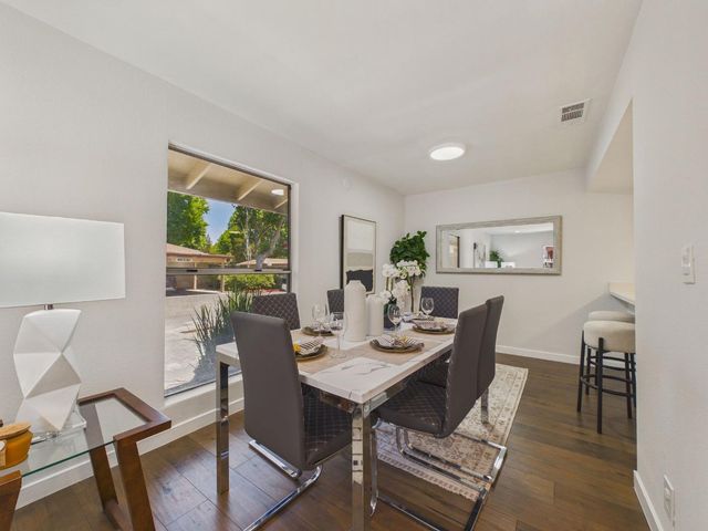 215 Red Oak Drive G, Sunnyvale, CA 94086