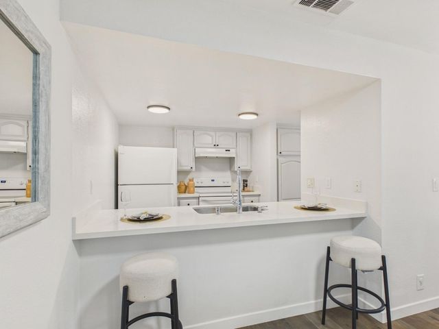 215 Red Oak Drive G, Sunnyvale, CA 94086